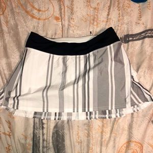 Lululemon skirt size 4